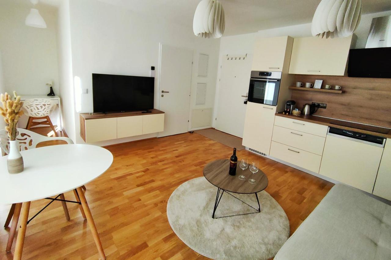 Luma Apartment Near Schoenbrunn With Parking Viena Exterior foto